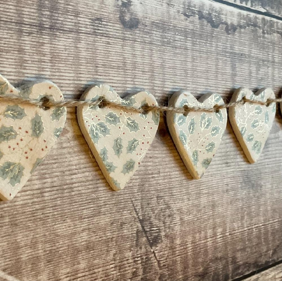 Gold Foil Holly Clay Hearts Garland (2 Colours)